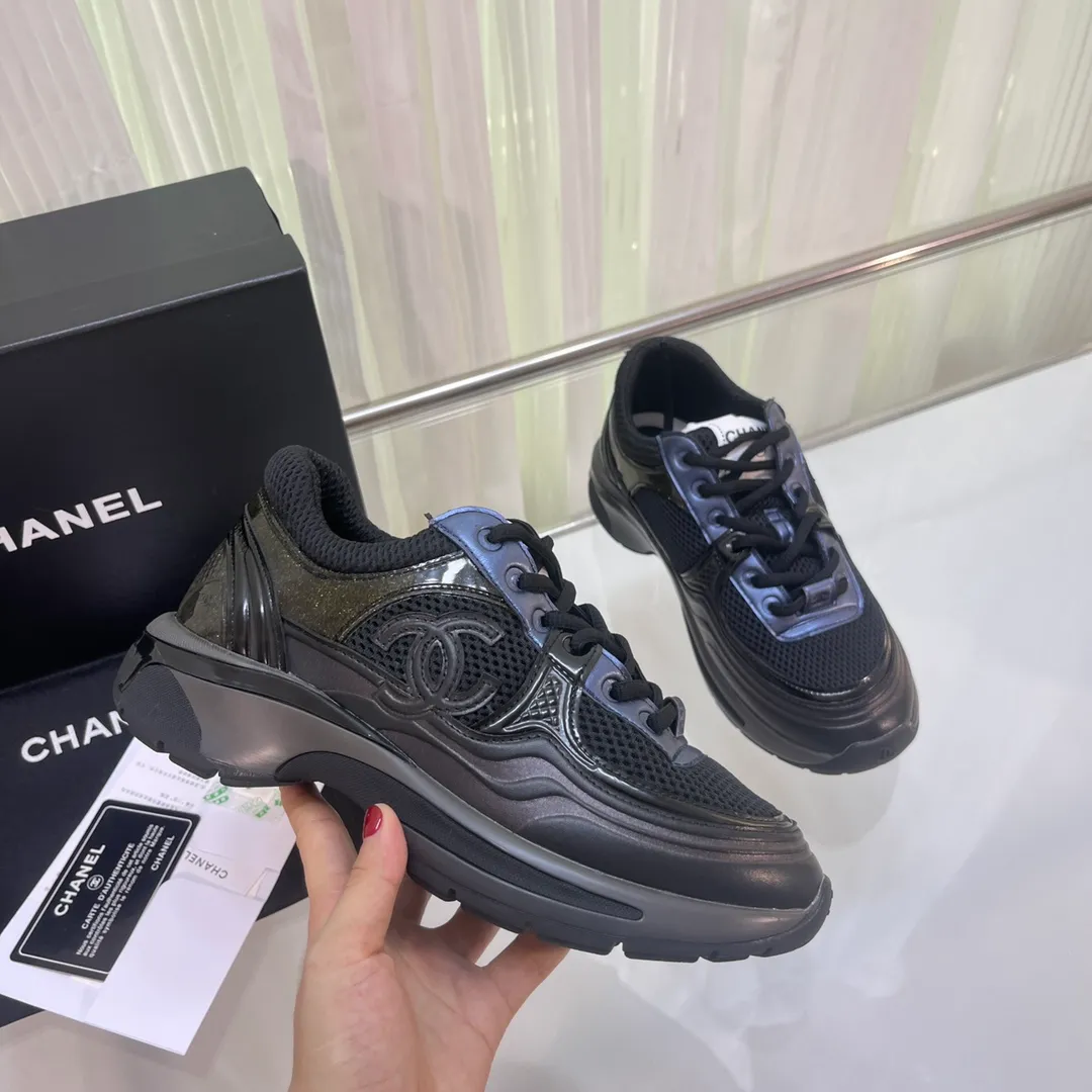 👟👟Ex-factory price 640👟👟 Latest 5 colors! Super pretty! 2023 super popular Chanel Chanel 23C King of Horns series casual sports shoes, incomparably beautiful and easy to wear, absolute fairy style, very light, super soft inside, super comfortable, breathable upper design, high-end color matching, versatile, must-have model of the year, upper: cowhide and cloth stitching, original craftsmanship, lining: breathable mesh, original foam combination outsole, size: 35-45